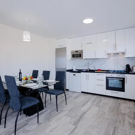 Mar De Lux A31 شقة *